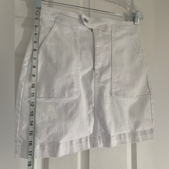 Banana Republic Factory Store Women White Denim Skirt Size 4 - Picture 3 of 10